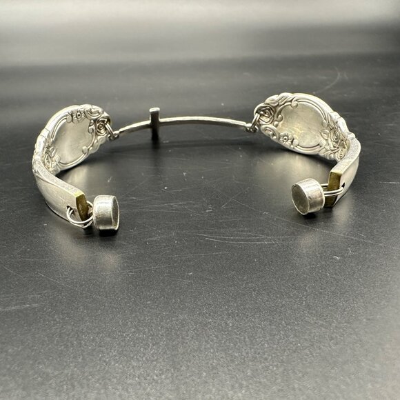 Vintage Spoon Bracelet Cross Charm Magnetic Clasp Silver Toned Smiths Retro - Picture 4 of 10